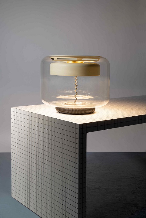 ARTCURIAL Composition 2, Superstudio, Table en bois & Gian Franco Frattini, Lampe de table